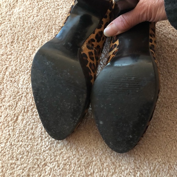 Leopard Pumps, size 7 - Picture 4 of 4